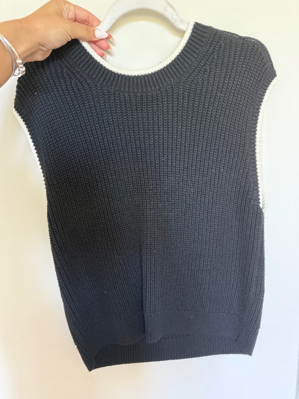 Abercrombie and Fitch, white and black thicker sweat